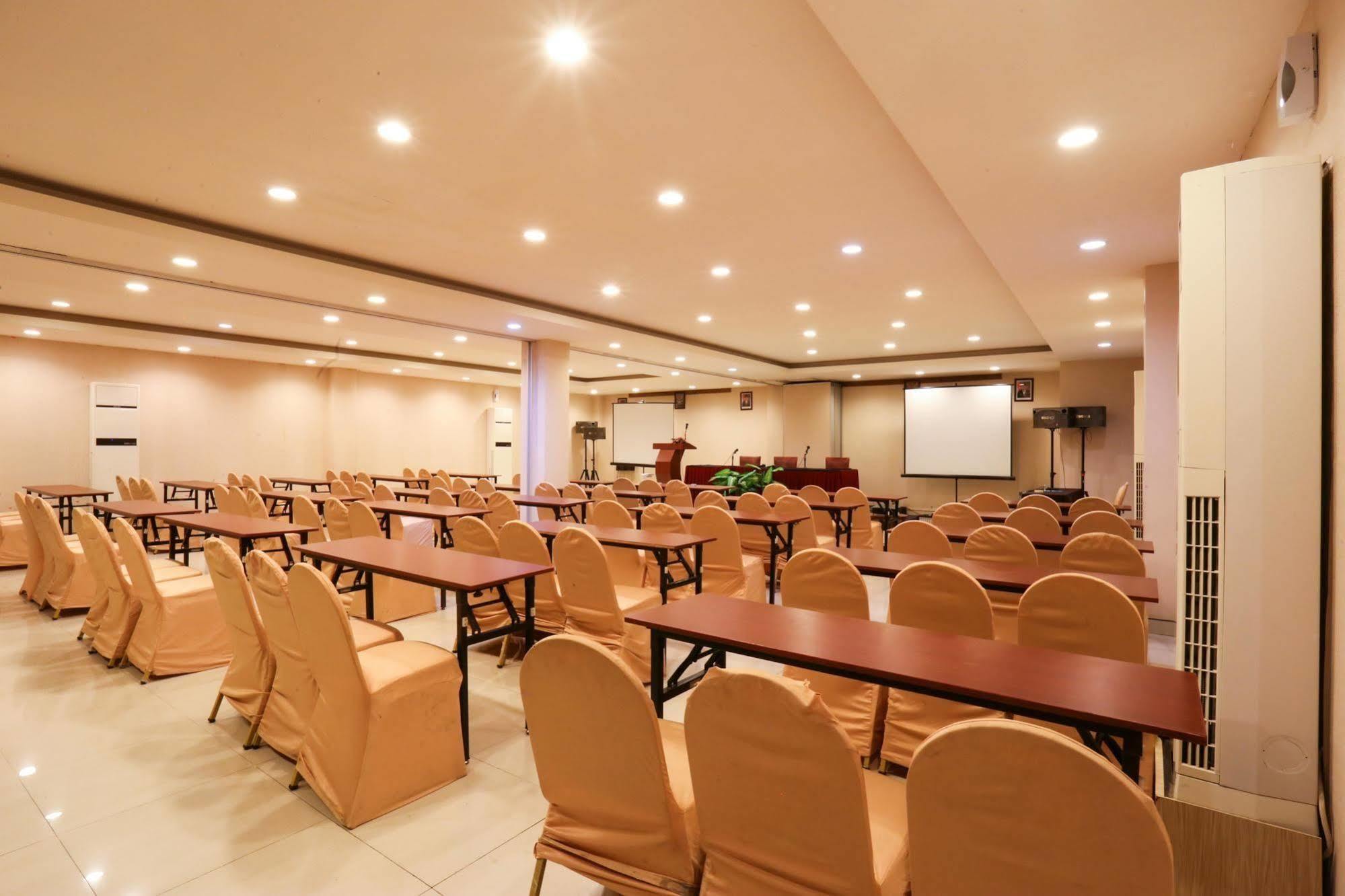 Collection O 1279 Hotel Grand Celino נקסר מראה חיצוני תמונה